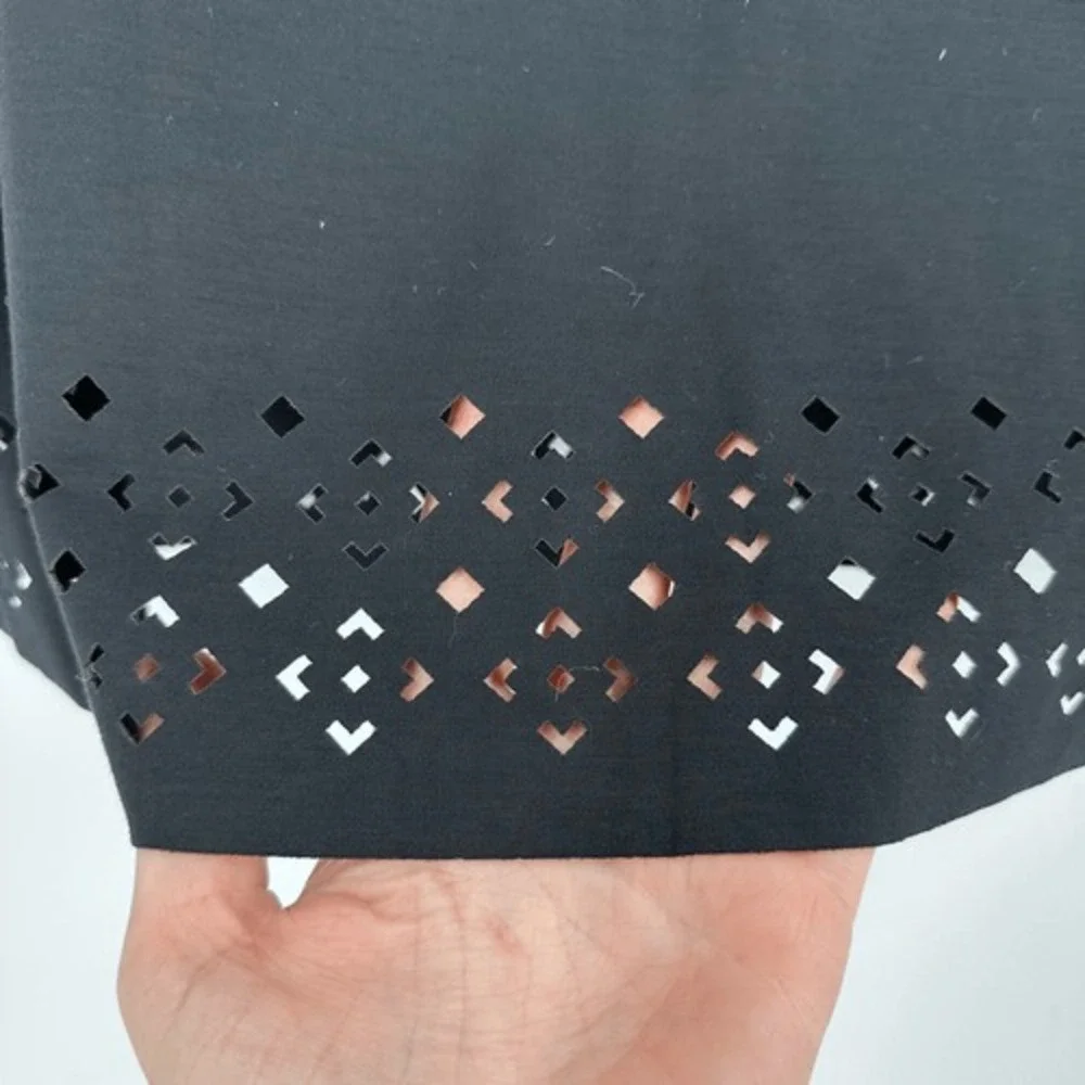 NWT Banana Republic Geometric‎ Laser Cut Ponte Pencil Skirt Black Size 2 Office